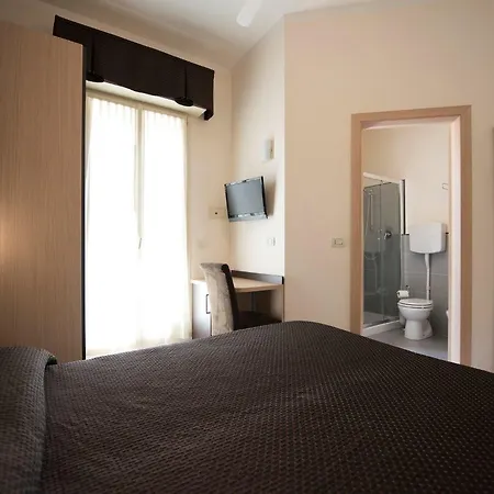 Monica Hotel