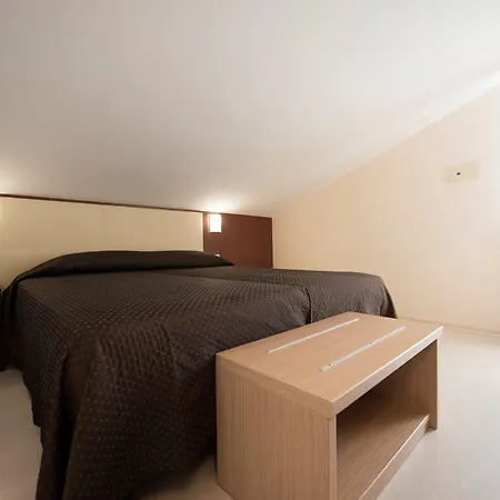 Hotel Monica 3*