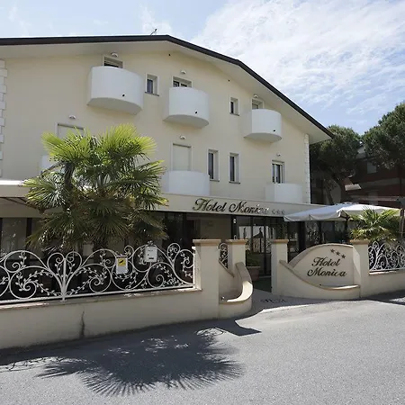 Hotel Monica 3*