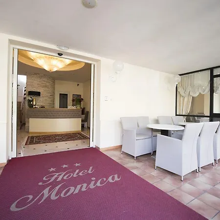 Monica Hotel 3*