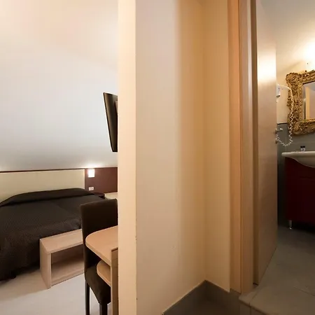 Monica 호텔 트라글리아타