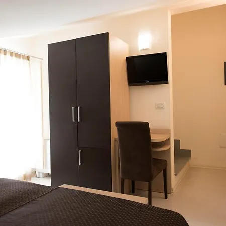 Monica 호텔 트라글리아타