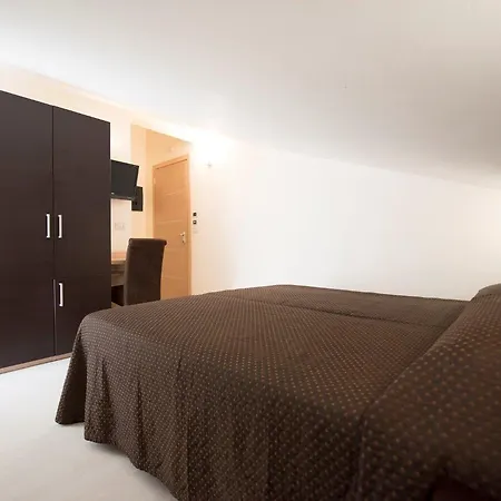 Monica 3* 트라글리아타