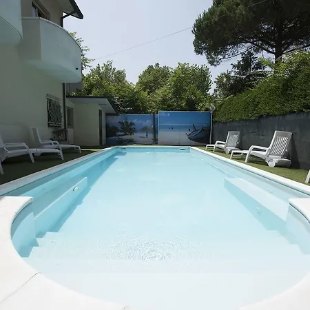 Monica 트라글리아타