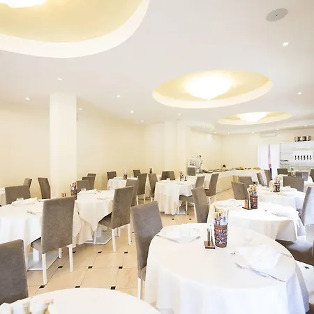 Monica 호텔 트라글리아타