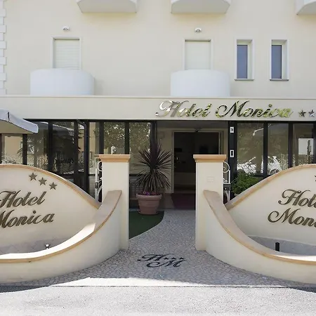 호텔 Monica 3*